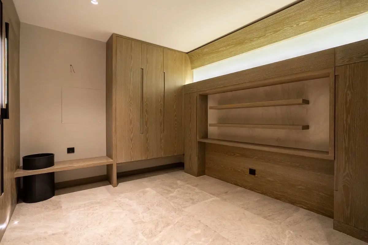 Spacious room